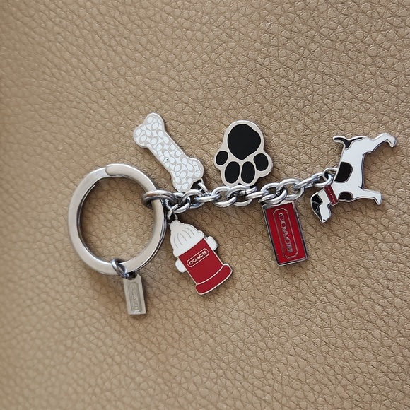 Adorable NWOT Dog Motif Key Ring or Bag Charm 🐾❤️🐕 🖤 - Picture 1 of 12